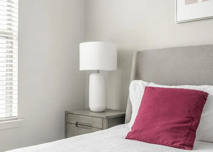 Landing Modern Apartment With Amazing Amenities