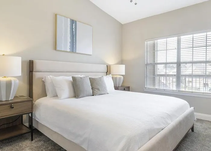 Landing Modern Apartment With Amazing Amenities