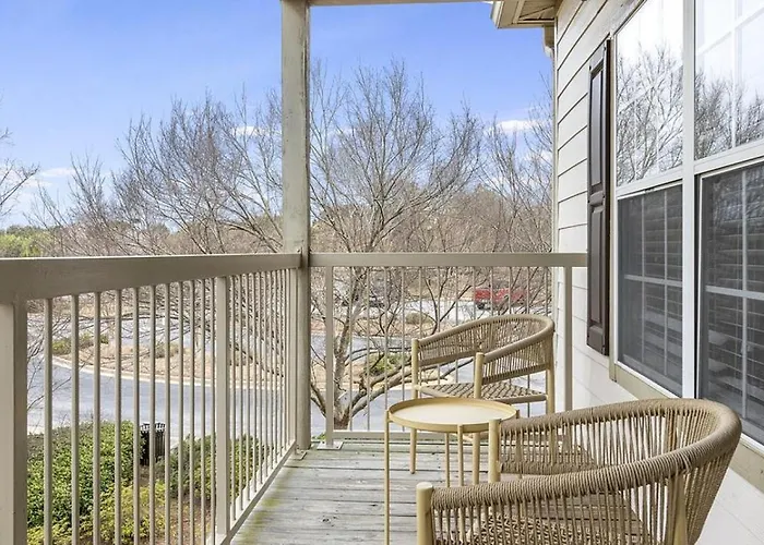 Landing Modern Apartment With Amazing Amenities