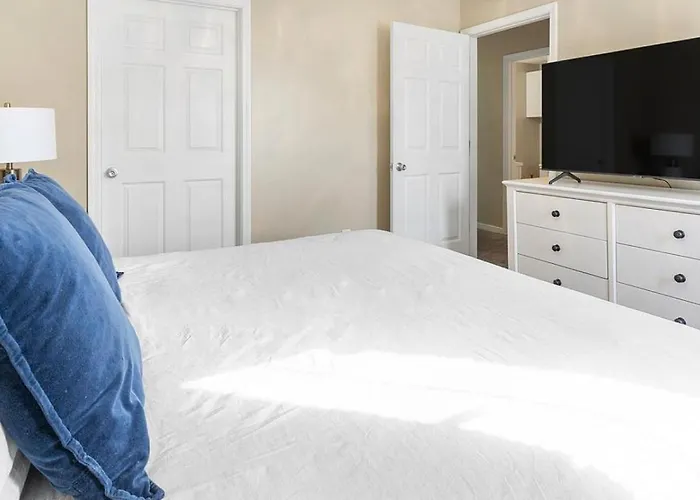 Landing Modern Apartment With Amazing Amenities