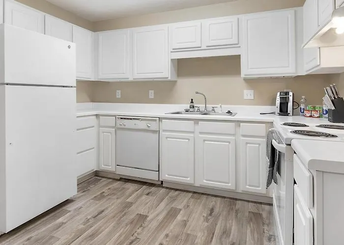 Landing Modern Apartment With Amazing Amenities