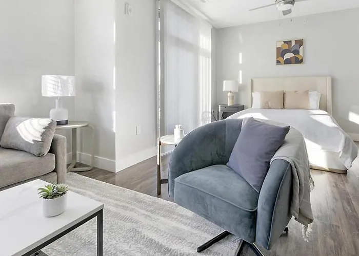 Landing Modern Apartment With Amazing Amenities