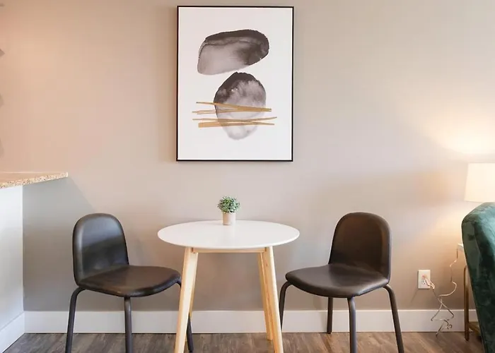 Landing Modern Apartment With Amazing Amenities