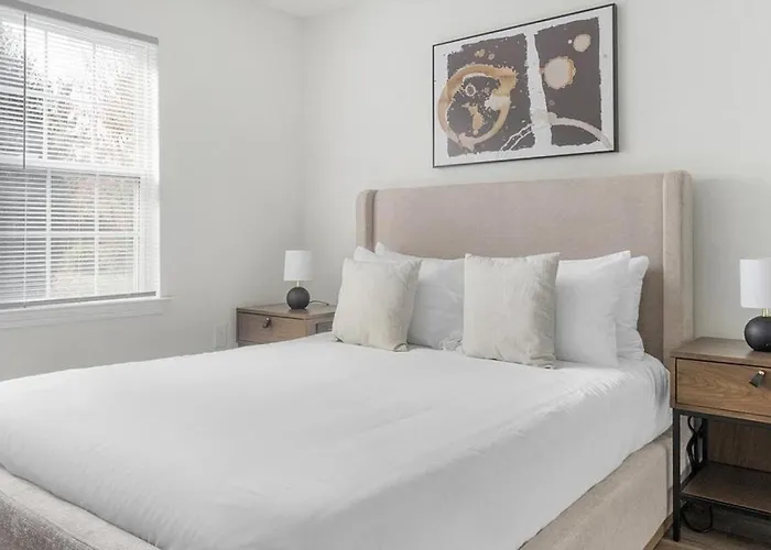 Landing Modern Apartment With Amazing Amenities