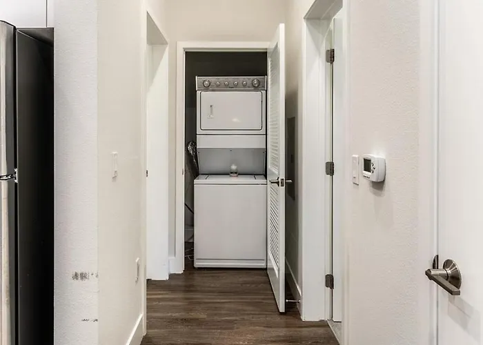 Landing Modern Apartment With Amazing Amenities