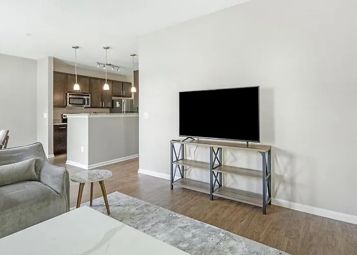 Landing Modern Apartment With Amazing Amenities