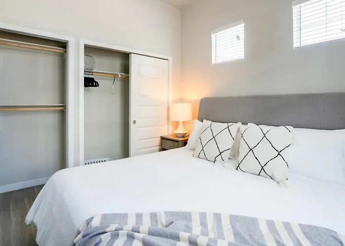 Landing Modern Apartment With Amazing Amenities