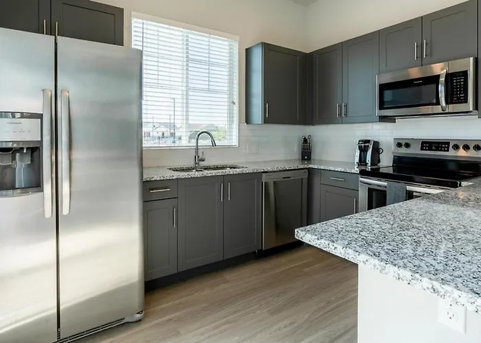 Landing Modern Apartment With Amazing Amenities