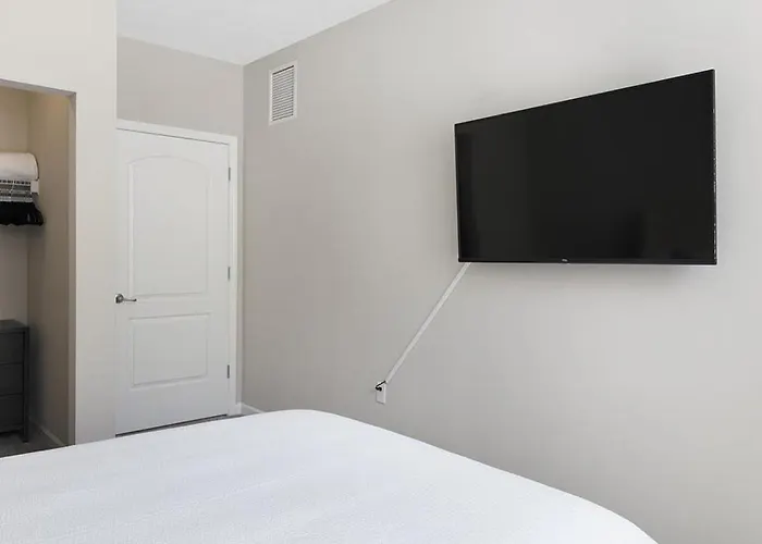Landing Modern Apartment With Amazing Amenities