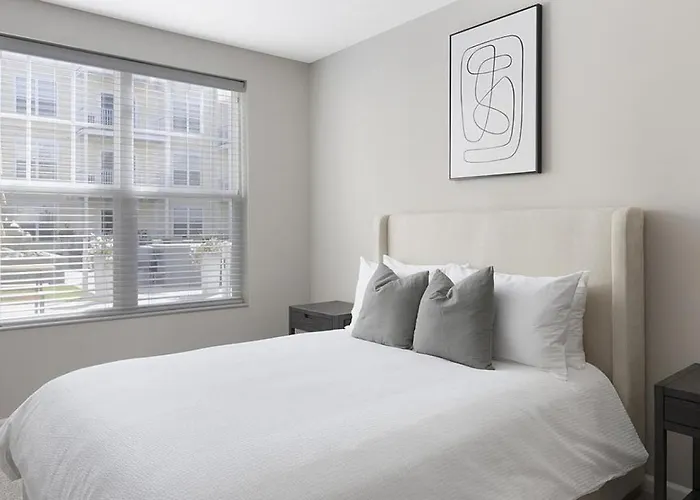 Landing Modern Apartment With Amazing Amenities