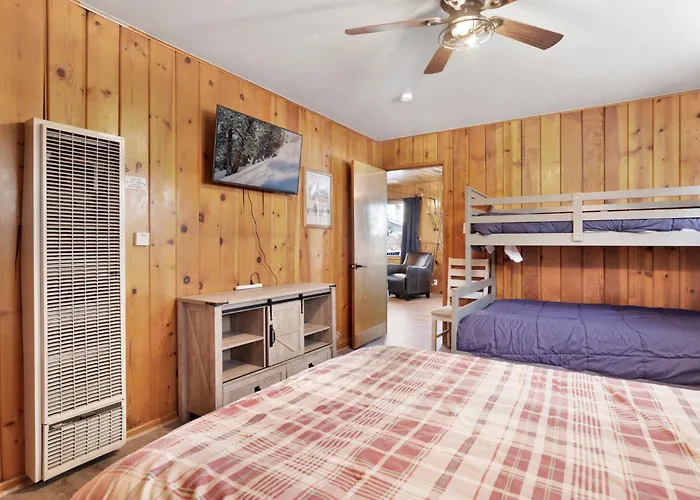 Lakeside Family Cabin By Big Bear Vacations