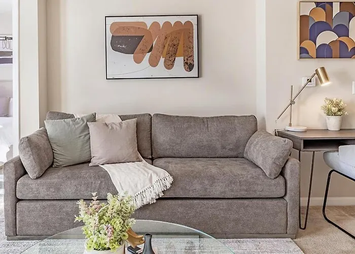 Landing Modern Apartment With Amazing Amenities