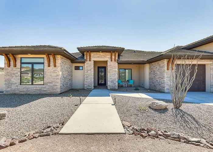 7 Mi To Lost Dutchman: Home W/ Pool + Patio!