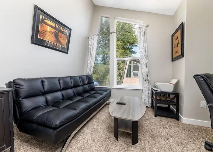 Auburn River Home