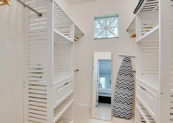 Game Room, Pool & Spa: Disney Area Getaway!