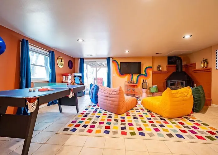 10Mins To Iub: 4Bd - Karaoke - Pickleball