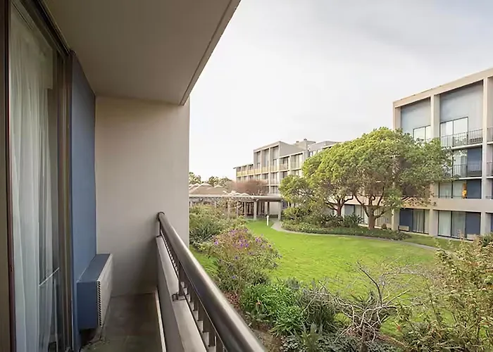 Doubletree By Hilton Hotel Berkeley Marina