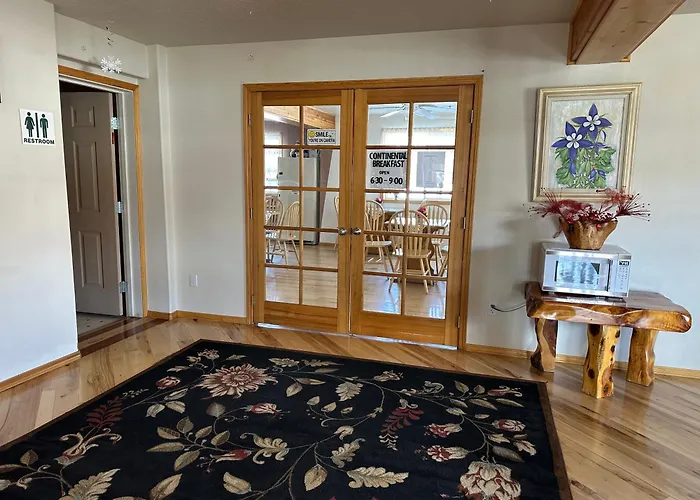 Columbine Inn And Suites