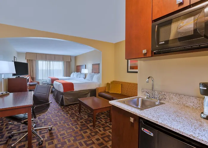 Holiday Inn Express Hotel & Suites Salina By Ihg