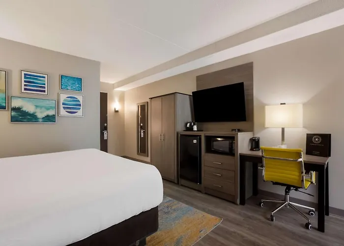 The Hub Middletown Red Bank- Best Western Signature Collection