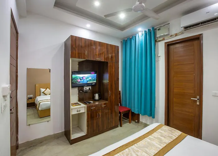 Hotel Surya Palace By Aura