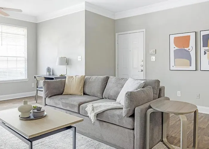 Landing Modern Apartment With Amazing Amenities