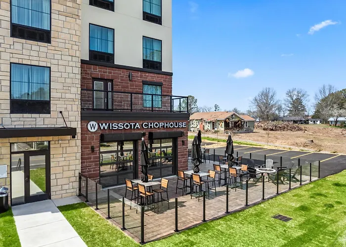 Cobblestone Hotel & Suites - Cullman