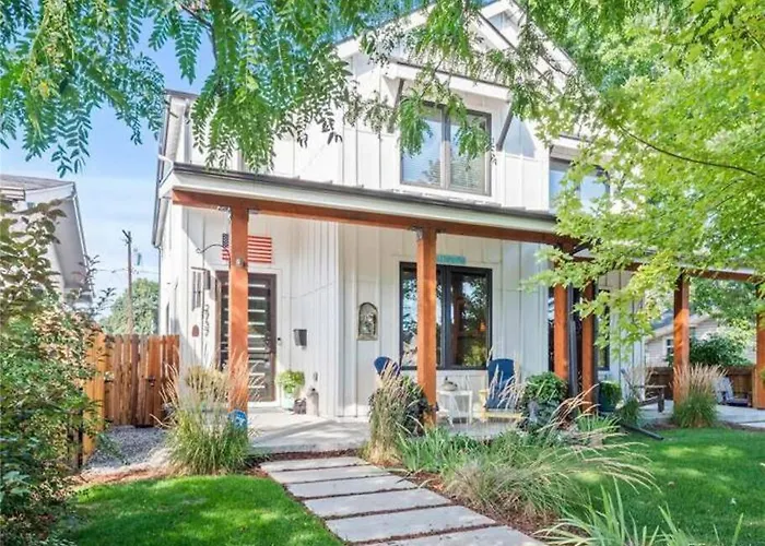 Luxury Home: Monthly Rental House Near Denver