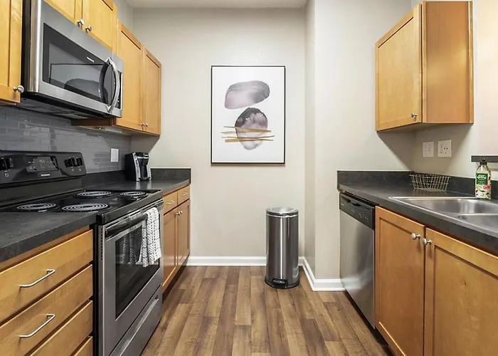 Landing At Crescent Park Commons - 1 Bedroom In Greer