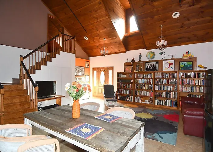Mountain Meltdown - Pet Friendly, Grill, Wifi, Fire Pit, Ev Station -Shared Space - Grill, Fire Pit, Covered Porch, Fountain Pond