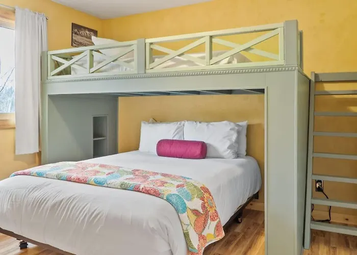 Cozy 2Br With Great Views Near Trails
