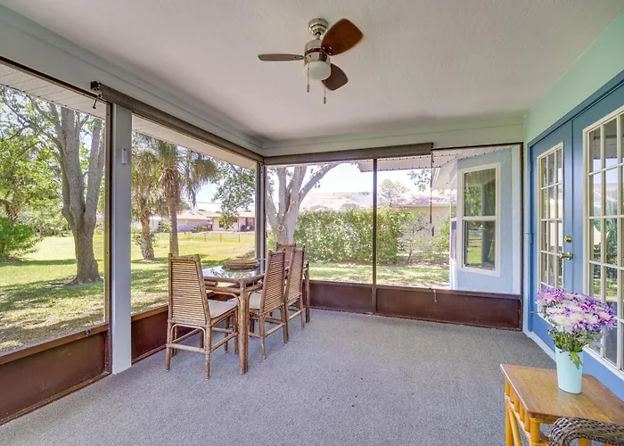 Pet-Friendly Sebastian Home: W/ Porch + Lake View!