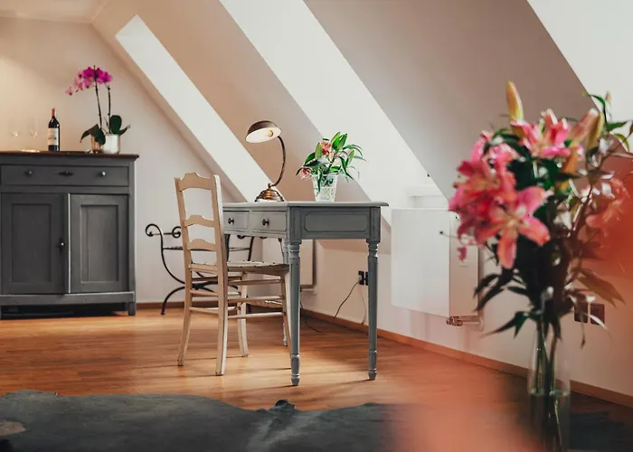 Villa Sorgenfrei Und Restaurant Atelier Sanssouci
