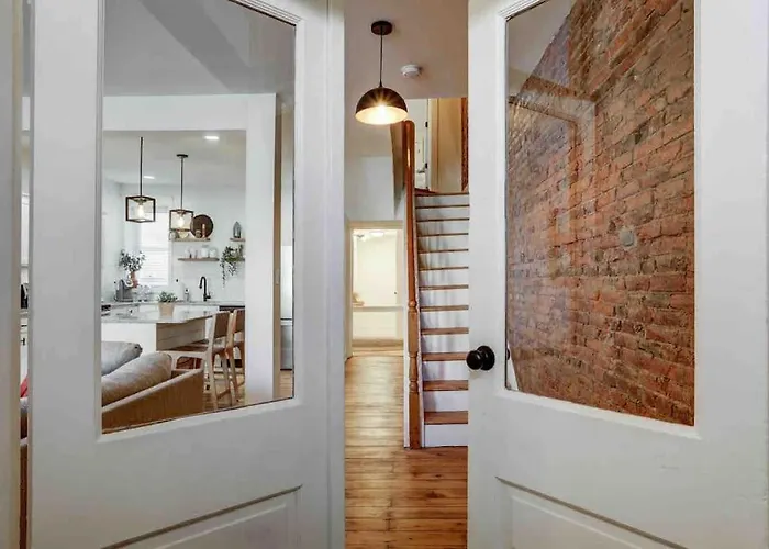 Beautiful Boho Villa On Vine In The Heart Of Lancaster