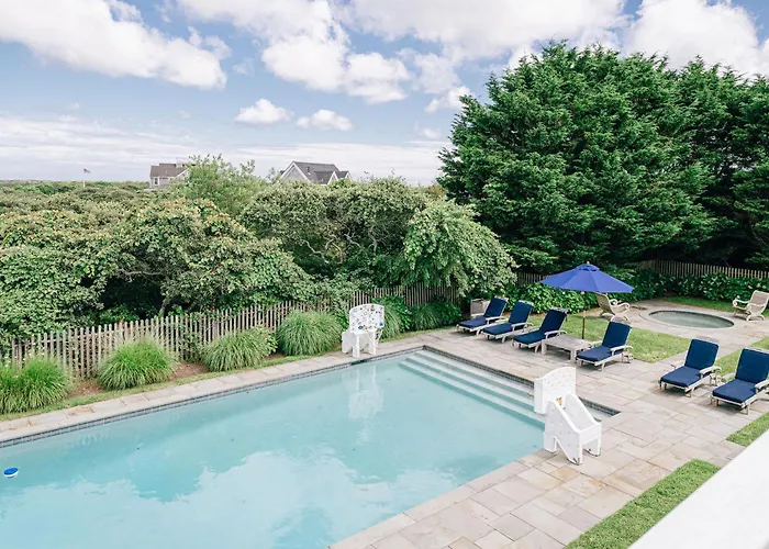 Relaxing Guesthouse With Pool, Stunning Views Close To Beach