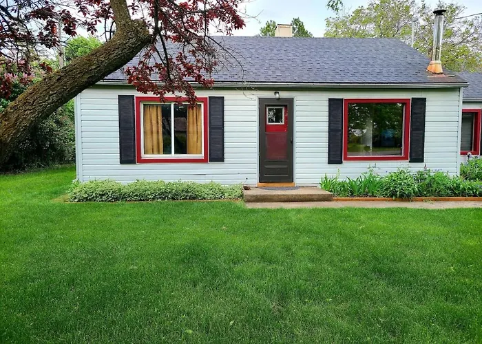 4Th Ave Hideaway - Cozy Home With Spacious Yard