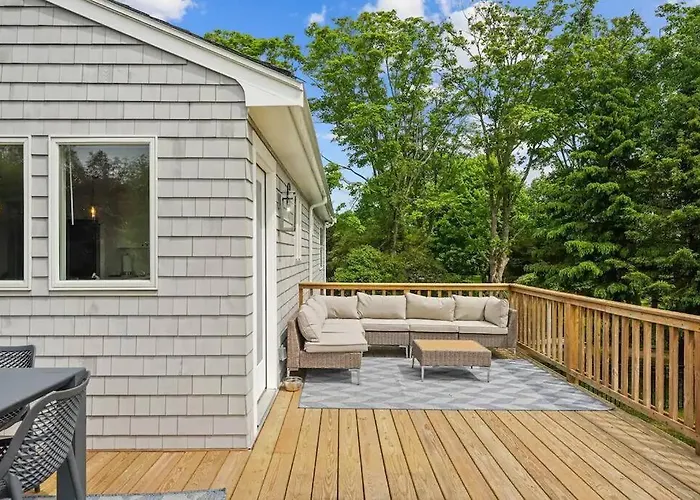 Little Creek Retreat Private Hot Tub & Yard - Ribryan Properties
