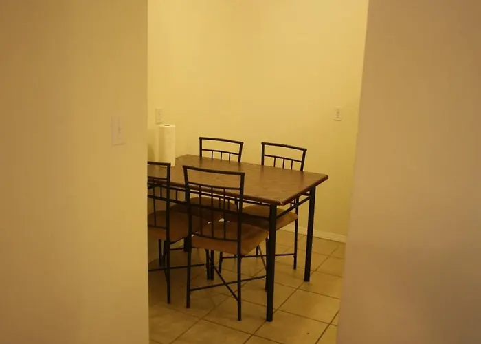 Conveniently Located Apartment Near The Fort Sill Entrance Gate!