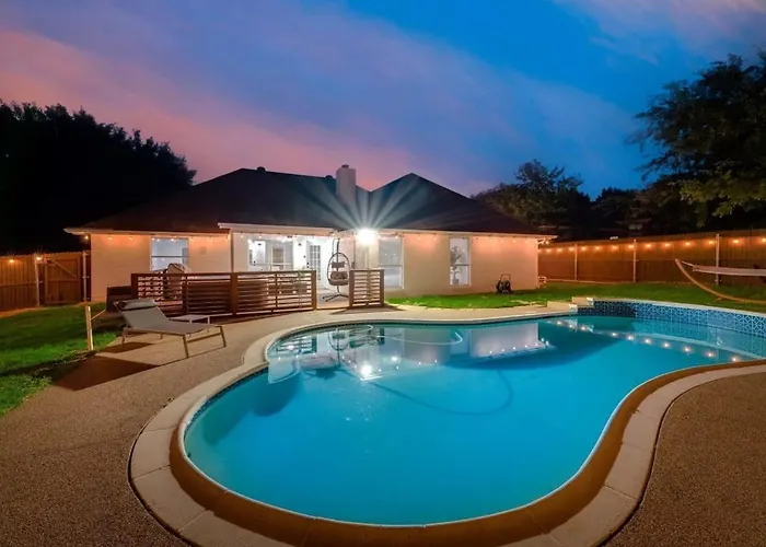 Boho Chic Home W Backyard Paradise - Pool + Grill