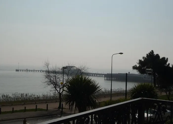 Esplanade Hotel - Clacton On Sea, Beachfront Hotel By Oyo