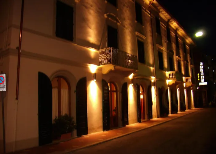 Hotel Savoia E Campana