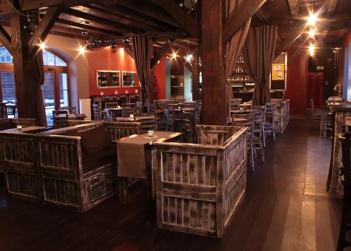 A' Propos Hotel, Restauracja, Club