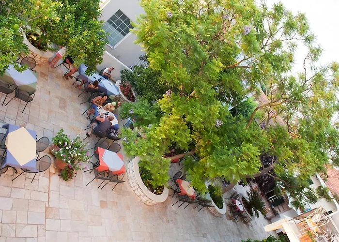 Marie Hotel