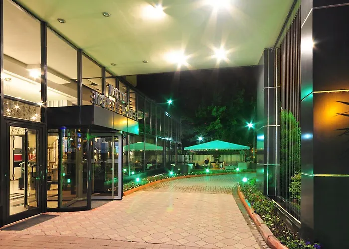 North Point Hotel
