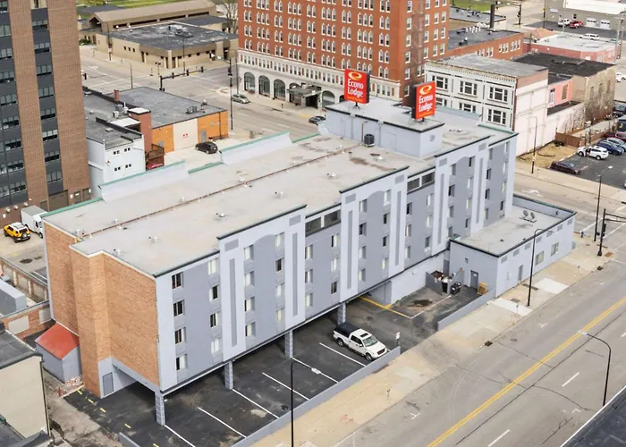 Econo Lodge Inn & Suites Waterloo Downtown