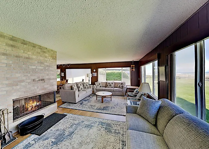 Water'S Edge Oceanside Home