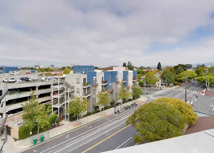 Cozy Emeryville Studio, Near Beaches & Parks!