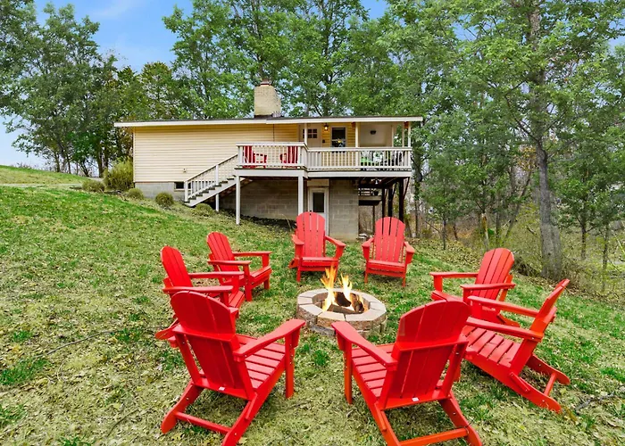 Forest Chalet W Hot Tub & Bbq Grill