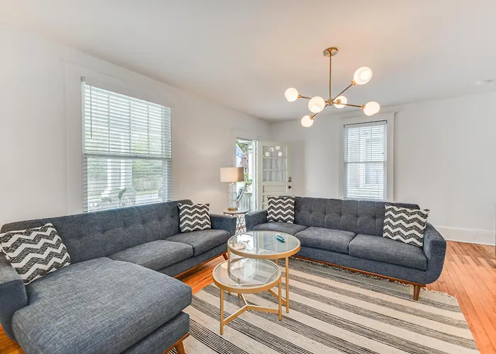 Elizabeth City Home W/ Fire Pit < 1 Mi To Downtown
