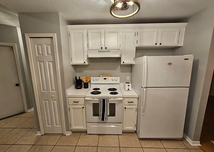 Adv. Coast: 4/2, Near Springs, Beach, Big Fenced Yard